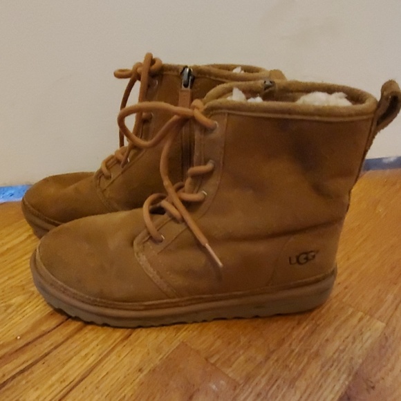 kids lace up uggs